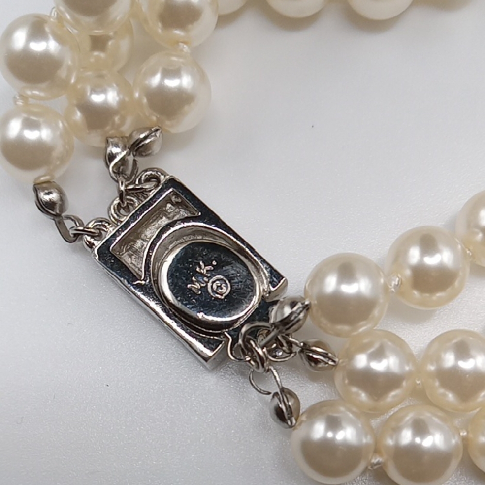 Cream Multi-Strand Pearl Necklace with Lustrous Finish - Picture 3 of 3